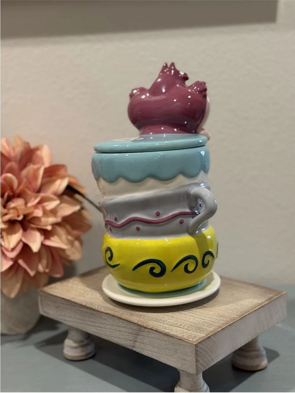 Disney Alice in Wonderland Cheshire Cat Cookie Jar Stacked Teacups